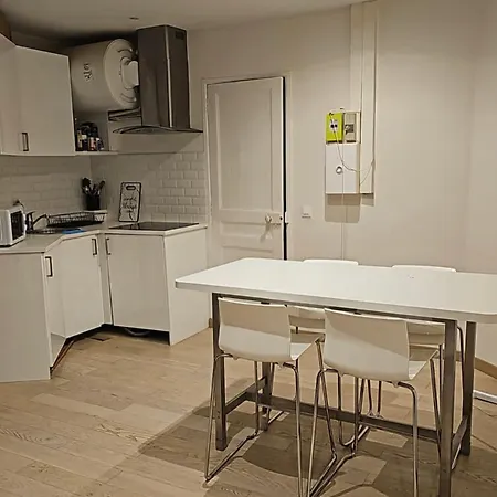 7 Eme Arrondissement Apartment *